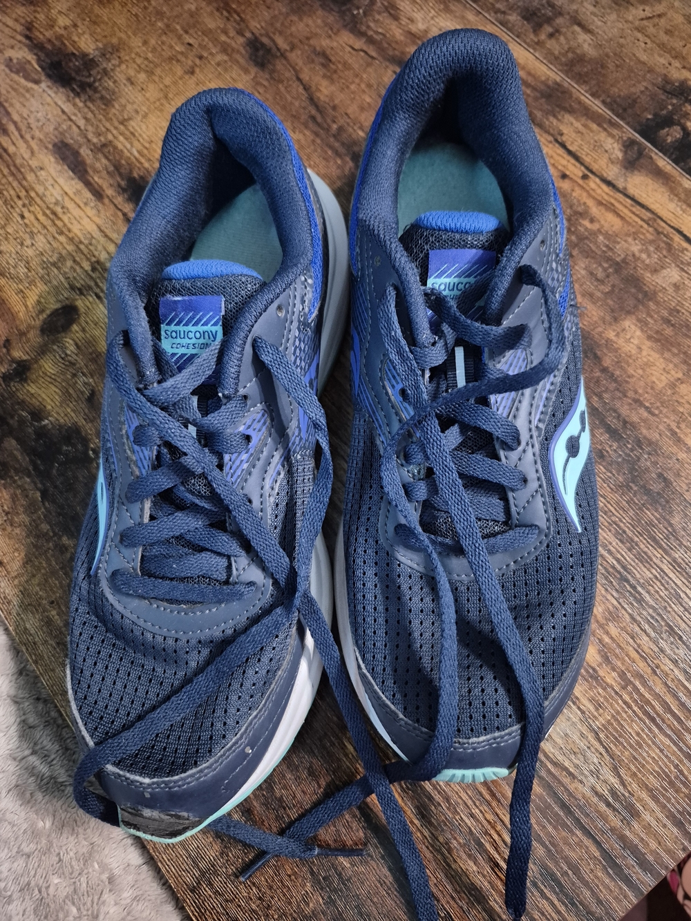 Saucony Cohesion Women's Size 9.5 Navy Blue and Teal Athletic Sneakers